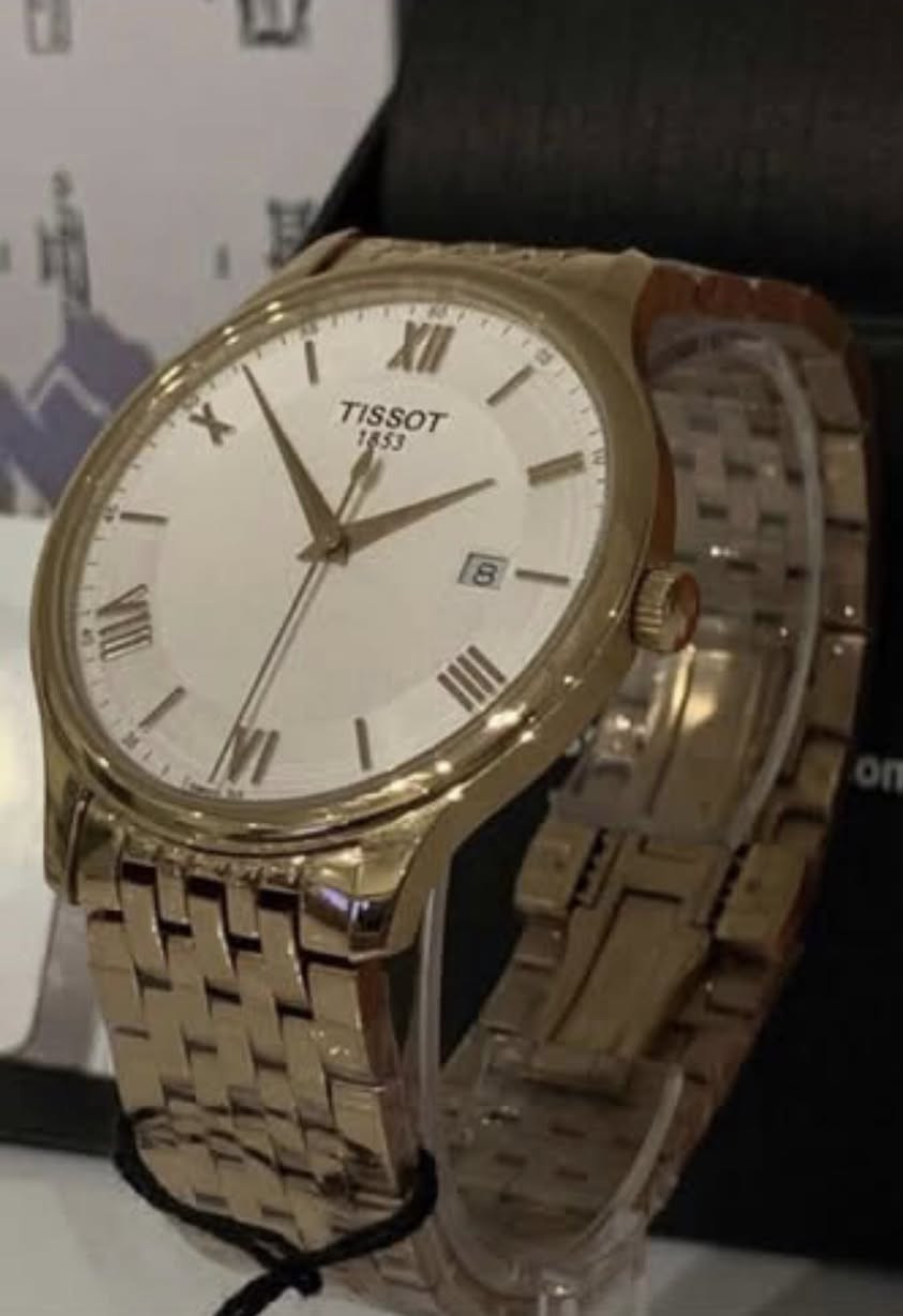 تخفيضات بمناسبة نهاية السنه
ارخص من كل المحلات: 
كمل اناقتك بساعة تيسوت سويسري اصلي
القطر 42 ملم
الزجاج زفير ضد الخدش
الكيس ستانلس ستيل
السير ستانلس ستيل، 
الكيس والسير مغلف جولد روز PVD
المينا بيضاء محببة
ارقام رومانية
تتحمل عمق 100 متر
للطلب والاستفسار يرجى الاتصال بالرقم***********، واتس اب
يوجد توصيل
