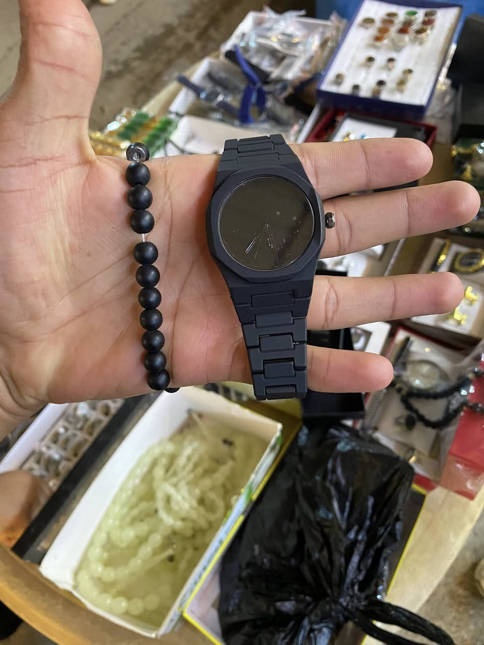 من رخصت الادمن
بضاعه جديده من الساعات والاكسسوارات والاسعار داخل الصور 

العنوان شارع الاطباء مقابيل صيدليه جوهرة الشرقاط 
او مقابيل فرع الاحذيه


**إذا كنت صاحب هذا الإعلان وتريد حذفه لأي سبب، رجاءا أرسل رسالة إلى الدعم الفني**