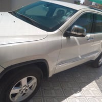 جراند شيروكي • ٢٠١١ • ٧ راكب