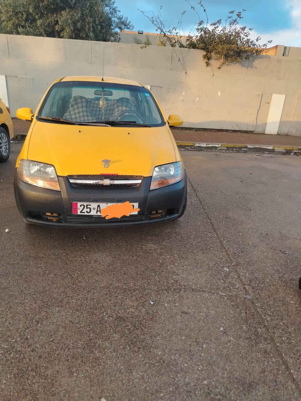 سلام عليكم للبيع سيارة تكسي افيو 2006 شرط التحويل رقم جديد رقم مميز  السعر 48 بيها مجال سيارة كلين اتصل على هذا الرقم ***********
