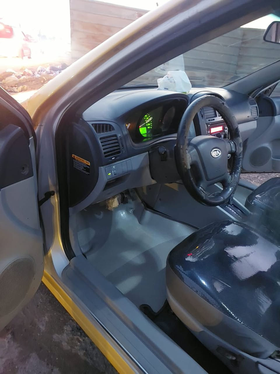 السلام عليكم سياره سبكتره للبيع موديل موديل 2008 رقم بغداد بيه ضربه بالهلالي مال الجاملغ الخلفي ولباقي كله كفاله من الضربه والفتح والكص والتبديل السياره جديده خرفته مكينه كير حداديه كله كفاله تبريد شغال مابيه اي نقص وبيه وكدامكم بصور بيه تلحيضات فقط وباقي كله كفاله السعر 75 وبيه مجال مكاني حله مركز المدينه تواصل.    ‭
0781 913 8817‬
