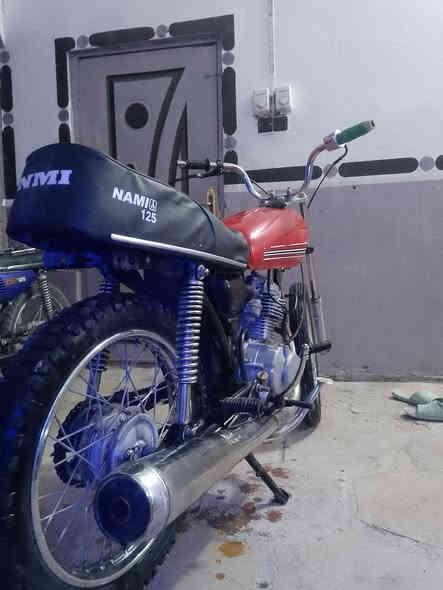 سلام عليكم دراجة كلك للبيع نضيفة بس المحرك عوزة ترتيب225ولشراي بي خير ويدلل مكاني نجف عمود 395 مكفولة عن السرقة رقمي ‏‪***********‬‏متواجد علا الفيس
