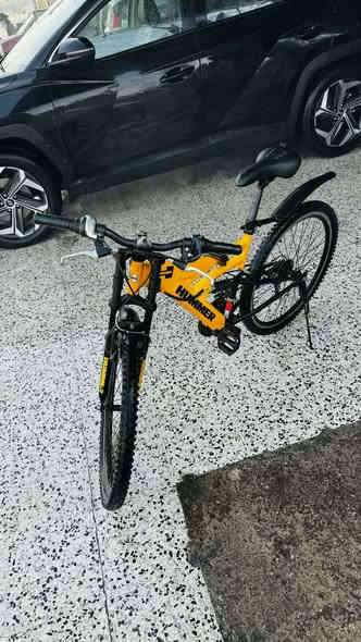 📢 إعلان بيع دراجة هوائية مميزة (بايك همر) 📢
​للبيع دراجة هوائية رياضية "بايك همر" بحالة ممتازة وجاهزة للانطلاق!
​🚴‍♂️ مواصفات الدراجة:
​النوع: همر (Hammer).
​الحجم: 26.
​الكيور (السرعات):
​7 سرعات خلفية (شغالة).
​3 سرعات أمامية (شغالة).
​الدبل (المساعدات):
​دبل أمامي (شوكة) شغال.
​دبل خلفي (ماص صدمات) شغال.
​توفر راحة وثبات ممتازين على الطرق الوعرة والملتوية.
​💰 السعر:
​140,000 دينار عراقي (مئة وأربعون ألف دينار عراقي فقط).
​📞 للتواصل والاستفسار:
​للمهتمين بالشراء أو الاستفسار، يرجى الاتصال على الرقم التالي:
​***********
​ملاحظة: الدراجة نظيفة ومجهزة للمغامرات اليومية والرياضية. لا تفوتوا الفرصة! موصل
