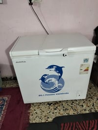 السلام وعليكم مجمده حجم 10 للبيع 07705048362