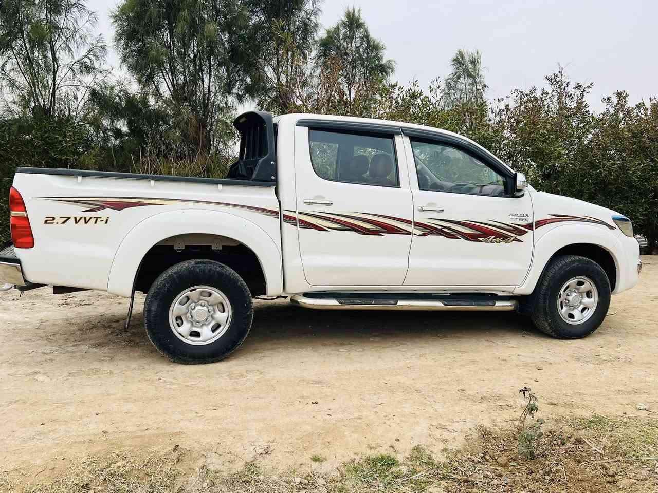 السلام عليكم 
للبيع تيوتا هايلوكس فور ويل ٢٠١٤ كير عادي السياره ع وضع الشركه  استخدام شخصي ماشيه ١٧٠ رقم اربيل سنويه ل ٢٨ السونار مرفق مع الصور مكان واسط الزبيديه السعر ٢٠٥غير متواجد ع نت ***********
