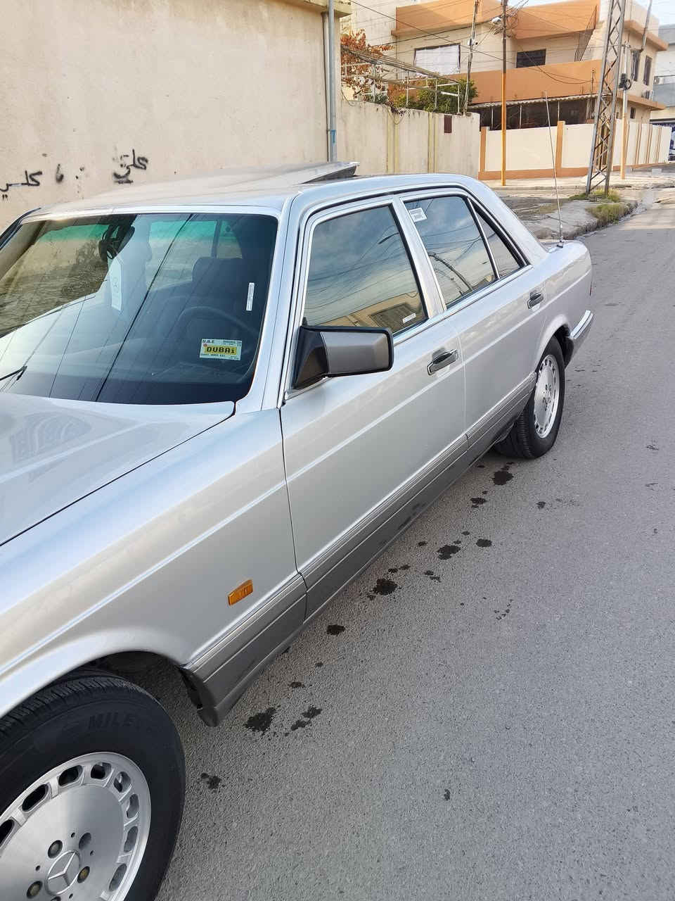 ألسلام عليكم مارسدس جامبو رقم بغداد انكليزي  محرك و كير SE300 ✈️الشكل الخارجي شرط احلا من الصور مواصفاته دبل فيت بم دبل مروحه استيرن كهرباء يصعد ينزل كشنات كهرباء ثلاثت وضعيات فتحة سقف جام كهرباء سنتر لوك السياره جاهزه متعوب علها كلش مال جناي موديل ٨٩ السياره دينار ما تصرف علها (غرفتها ١٠٠/٩٨ جديده) العنوان موصل حي الصديق  السعر (٨٤) اتصل 📞***********
