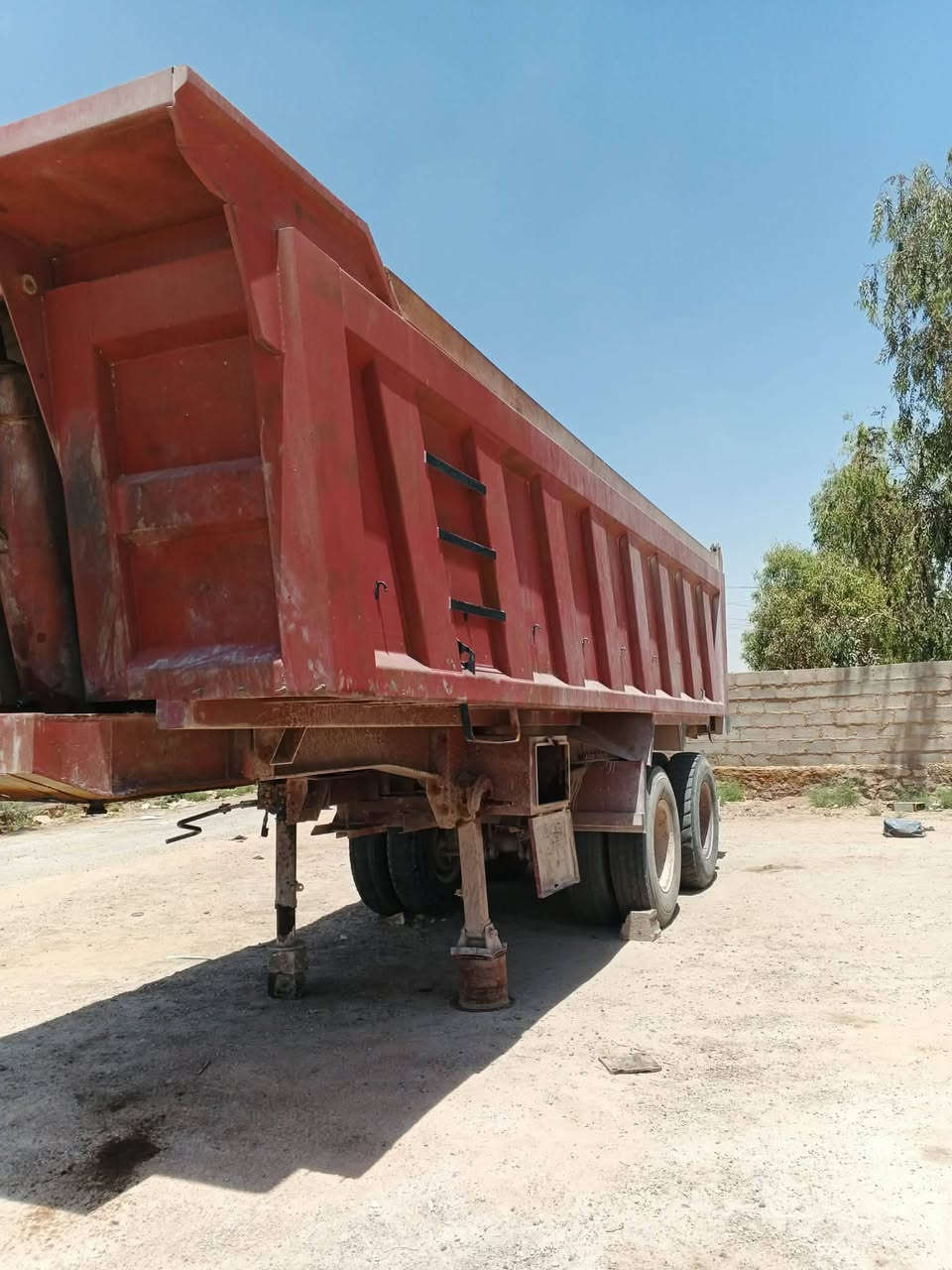 عربانه للبيع 
تواير نص عمر
مجموعه 16 
ودناكيل 16
ذرعه 29
سعر 100دفتر وبيه مجال 
رقم الهاتف ***********
