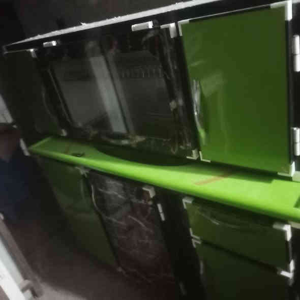 السلام عليكم اغراض للبيع كلمن وسعره الاستفسار خاص أوعلى الرقم *********** وبيه واتساب
