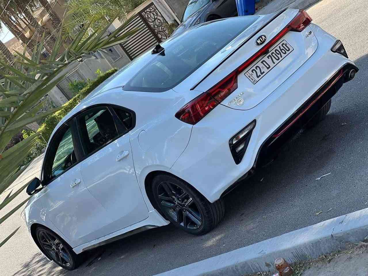 فورتي 2021. كير AT مكينه 2000 دوش  الحادث مرفوق في الصور ليبل واحد بدون تبديل السعر 143. بيها مجال بسيط. استفسار على هاذ الرقم. ***********
