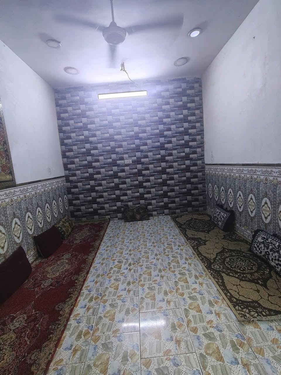 سلام عليكم بيت للبيع ميت متر مريع سبع قصور شارع ابو فارس تبليط مجاري وكهرباء ماي كافة الخدمات السعر خاص  ***********وتساب ***********

