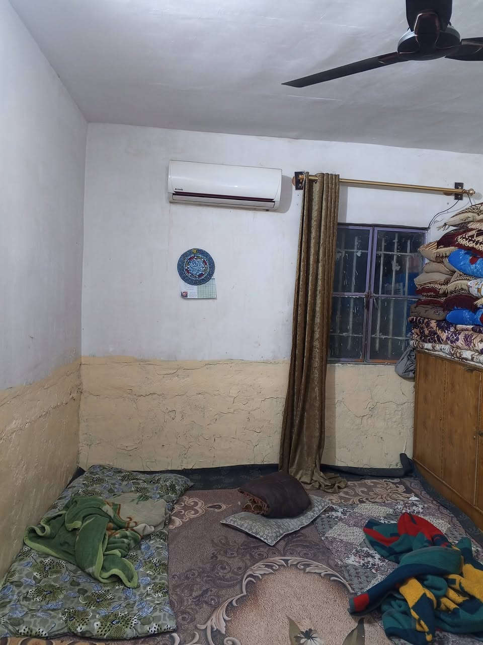 دار للبيع مساحه 150.الرضويه الثانيه الاستفسار علا الرقم ***********
