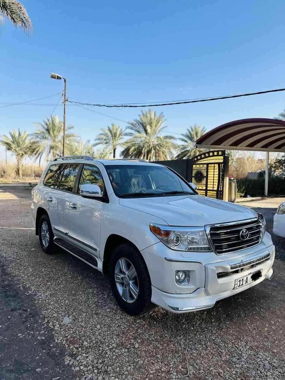 سلام عليكم
للبيع لاندكروز 2013  ابريم 
مكفوله كفاله عامه السياره جديد جدا ماشيه 180 حقيقي
استخدام شخصي
4600/V8 
فول موصفات 
سلايد 
بصمه 
شاشه 
كشنات جلد كشنات كهربائيه
حساسات
كامره السياره فول معروفه موصفات البريم
السعر 400 وبي مجال 
رقمي ‭0771 311 7159‬
