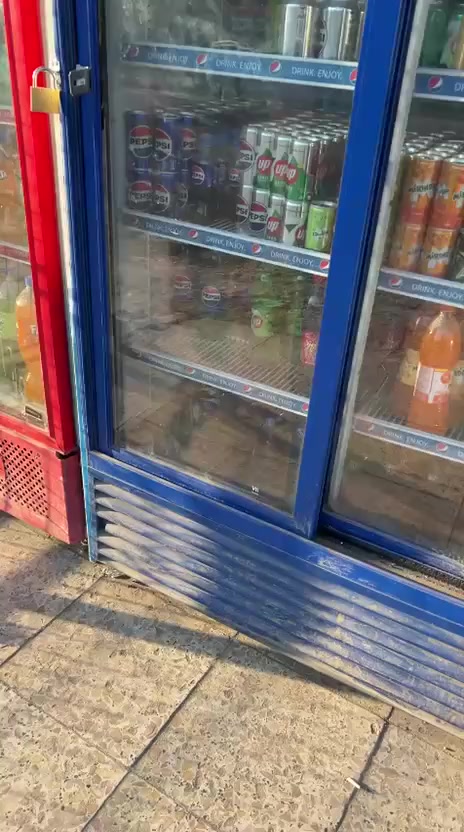 اسواق للبيع ...
اسواق كاملة مجهزه بكامل المواد ..
سبب البيع بسبب بعد المسافه بين بيتي والأسواق 
🟣موقع الأسواق 🟣
حي اور نهاية الفورتات 
🔴مقابل نادي تحدي 
ملاحظة 
تكون الأسواق اول اسواق بالشارع 
تتكون الأسواق 
من 6 عارضات ما عدا عارضة الببسي والكولا تصير 8 عارضات 
مجمدات 2 ما عدا مجمدة شركة الموطة يصيرن 3 
سستم كامرات كامل 
سبلت يشتغل وطني وسحب
ومبرده صغيره  
تتكون من ميز عدد 2 للأسواق 
ورفوف 
سلات جباسه عدد 6 كلهن للمحل كاملات
الواجهة 5 
النزال 6 
الايجار 500 
كهرباء 15 امبير 
150 الف 
دخل الأسواق من 275 الف الى375 واكثر من هذا كما تعرفون شهر رمضان شويه السوق ركود ...
للاستفسار مراسلة الرقم 
***********
