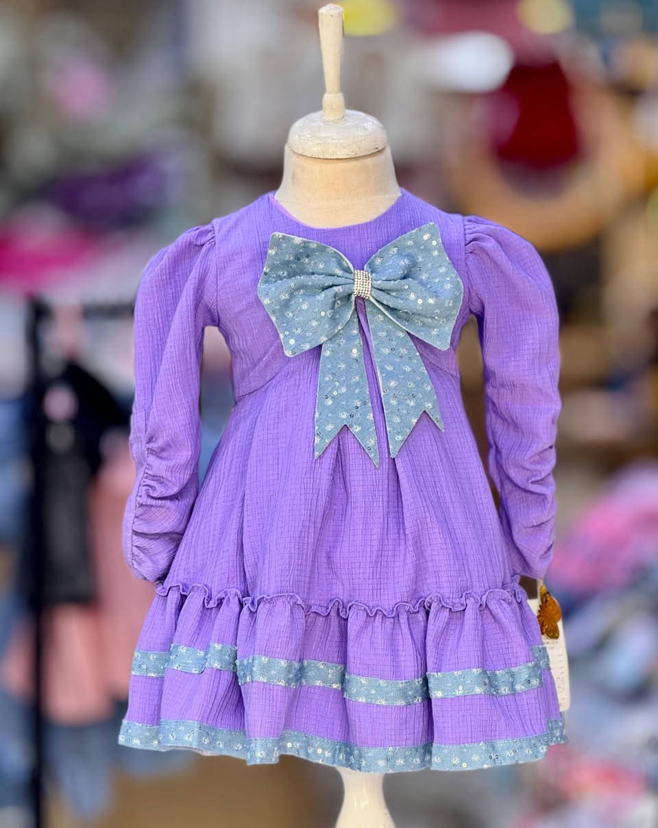 فستان بناتي قياس ٢ل ٥سنه 
ماركة ستار وان 
جملة فقط ..


**إذا كنت صاحب هذا الإعلان وتريد حذفه لأي سبب، رجاءا أرسل رسالة إلى الدعم الفني**