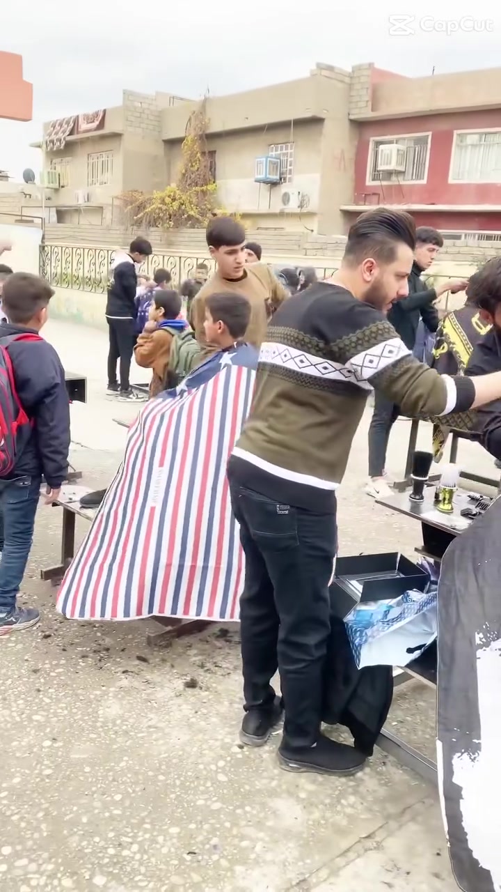 موهبتك بالحلاقة تحتاج تدريب حقيقي حتى تتحول إلى مهنة مطلوبة ✂️
كورس الحلاقة الرجالية في سنتر مملكه الزهور
خلال شهرين فقط، تتعلم أساسيات ومهارات الحلاقة العملية على يد مدربين مختصين، مع تطبيق مباشر يساعدك تدخل المجال بثقة.
💈 احدث قصات الشعر 
💈تدريج احترافي
💈 تدريج اللحية والعناية بالمظهر
💈 استخدام أدوات الحلاقة بشكل احترافي
💈التعامل مع الزبائن داخل الصالون
💈تنضيف البشره على جهاز الهايدروفيشل
ابدأ مهارة ممكن تكون مصدر دخلك ومستقبلك المهني.
📍 الموصل - حي الزهور  - مقابل كولدن مول
📞 ***********
