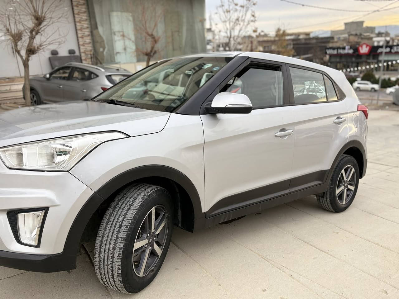 السلام عليكم. سيارة للبيع، هوندا كريتا موديل 2018، ناقل حركة أوتوماتيكي، عداد الكيلومترات١٠٥km سيارة كلين محرك إنه عديم الوزن،تحويل بشرت الاتصال على الرقم التالي: ***********. السعر 155 شوية مجال .
