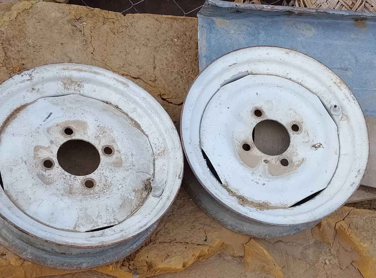 سلام عليكم بدي البيع او مكينه 22مال جمره حجم 200او ماشه اصليه ام طير وسكان 7البيع مكان نجف شراي ينتصل  ***********
