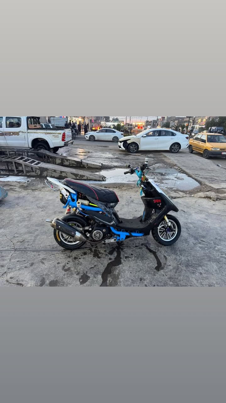 السلام عليكم عدلهً ناشفه مكينهً رمبههه بيها وياله اصليه وبيها صالنصه اصليه وصدر ودبل خلفي وكشن اصلي وشيال فراك وزوج قطرات وملاقط دراجه ناعمه وخرسه سعرها ٦٥٠ بيها مجال مكاني حي اور بغداد رقمي ***********
