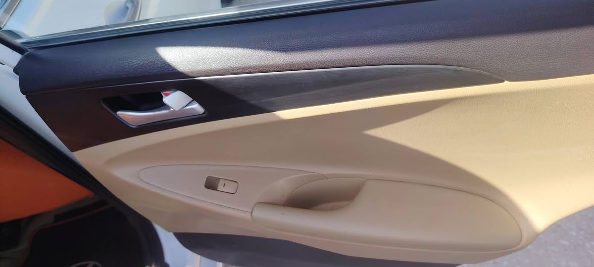 سلام عليكم
سوناتا خليجي 2014
مبدل بيها بنيد بدون دواخل شرط البنيد بلادي وعلي
السياره نضيفه كلش وهذه حادثها بالصوره كدامك لايت زنون السياره بسمي ثاني يوم اداورلك رقم بغداد مشروع وطني تبريد قطعتين تبريدها ثلج السياره نضافه فول باقي التفاصيل ع الخاص ***********
