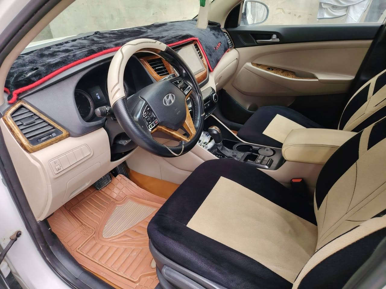 سلام عليكم توسان موديل ١٨ خليجي رقم بابل مكانه بابل جبله التواصل على هذا الرقم ***********
