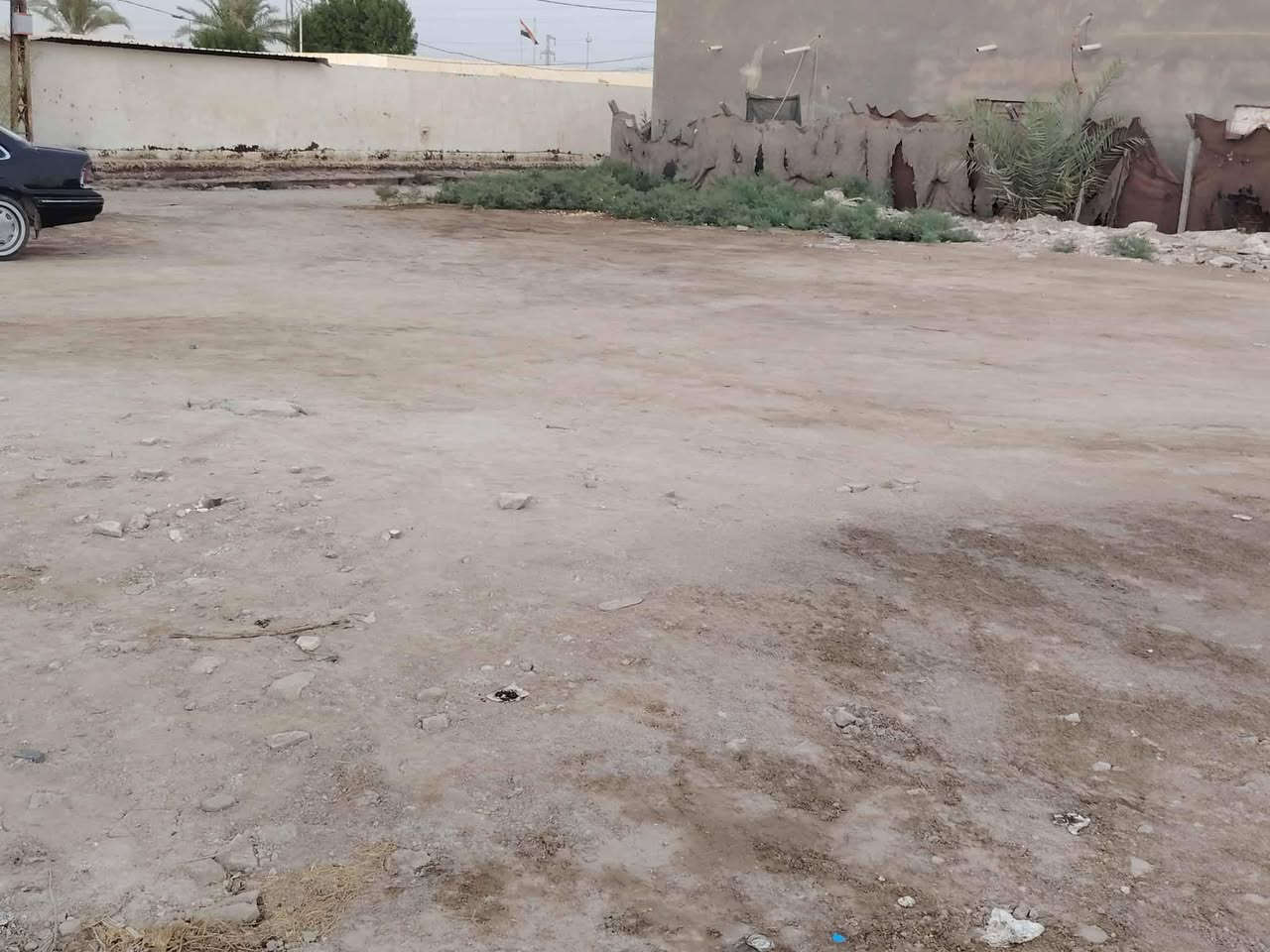 عرصه 400 متر تبعد عن الشارع العام طريق الديوانية - دغارة 50 متر زراعي سند 25 بأسمي مجاور مدرسة ابن الهيثم قرية ألبو حنين.
للأستفسار أكثر هاتف *********** واتساب
