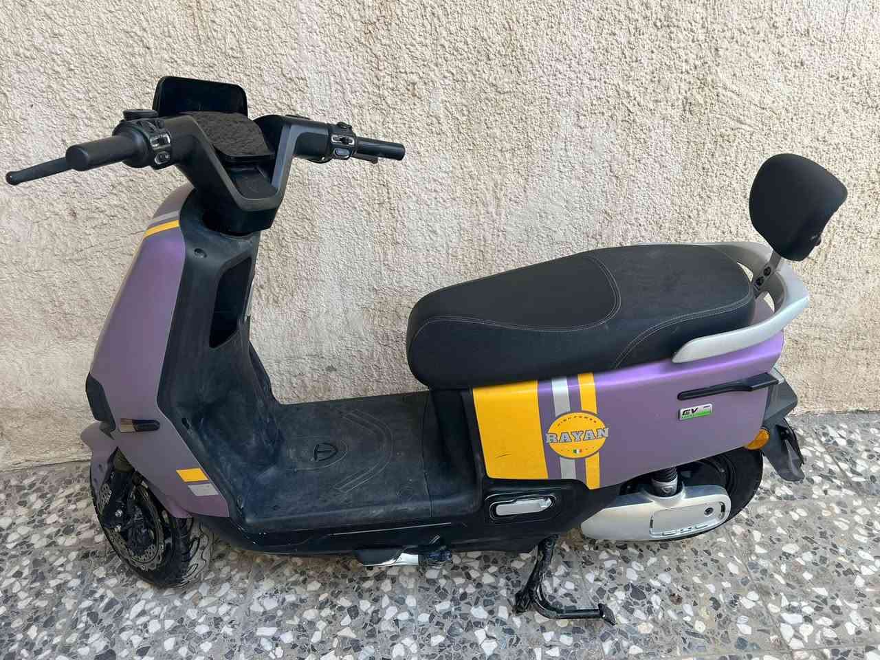 السلام عليكم دراجة الريان TAILGمستخدمة بطاريات عدد ٦ على الفحص سويج عدد ٢ مع بصمتين شاحنه اصلية مري اصليه سعر ٦٥٠ الف المكان بغداد الكرادة  *********** واتساب
