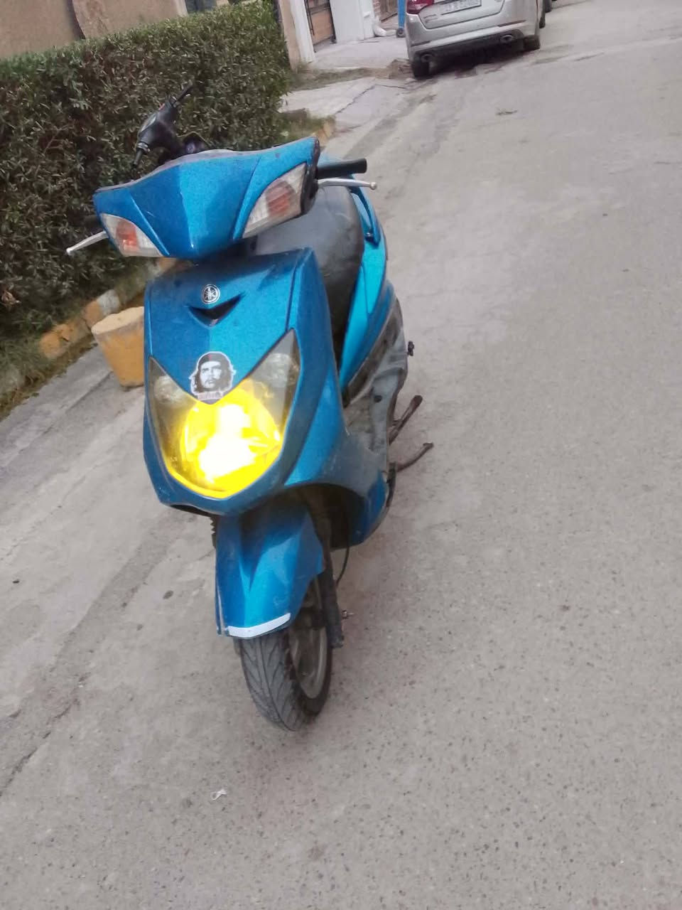 سلام عليكم دراجة سكنز فحل كابريتر دراجة نضيفه كهربايات كله شغاله دراجة مال طالب يروح ويجي بيهة اني مكلف بل نشر السعر 550 وبيهة مجال حك الجيه هاذ رقم الولد اني مكلف بل نشر *********** (حسام) وشكرن مكاني بغداد البياع تقاطع درويش
