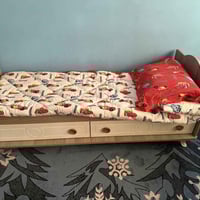 سرير أطفال • ترامبولين أطفال • لحد ٥ سنوات