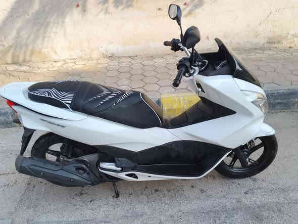 دراجة PCX ياباني jF موديل 2017 محرك 125 للبيع صار شهر من طلعتها من الرمبه  السعر 24 ورقة
للاستفسار ***********
