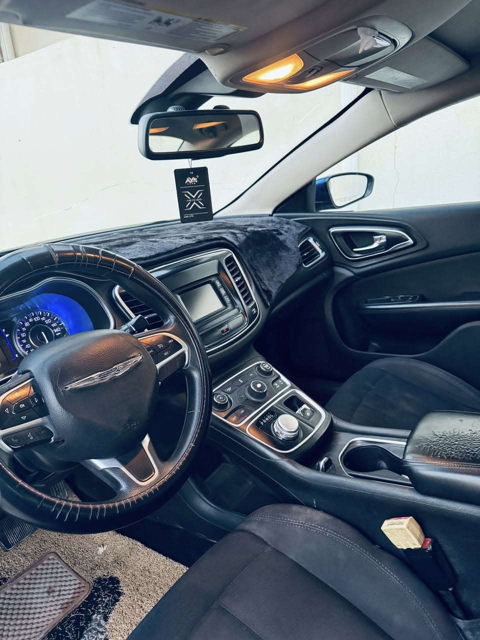 السلام عليكم 
للبيع سي 200 موديل2016
امريكي حادثة جدا بسيط 
  جاملغ امامي وشبر بل بنيد 
ودور خلفي بي شوية 
والباقي كفالة سيارة كلش حلوة 
شرط مواصل راديتر ودواخل 
موصفات نص فول 
محرك 2400 جديد 
لد امامي خلفي  تحكمات فول 
ويل كروم  كامرة شاشة 
وباقي موصفات المعروفة 
سيارة جاهز من كلشي 
كير مكينة حدادية تخم تاير 
حجر صالنصة موجود 
ممشتغل اي گلوب بية 
رقم قادسية. الماني تحويل مباشر 
سنوية 2030 
السعر 98 بية مجال 
رقمي ***********
مكاني النجف
