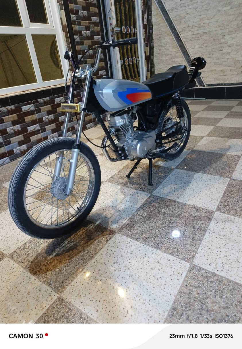 للبيع دراجه 
نامه شلامجه
بدون أوراق
رقمي ***********
مكاني واسط صويره
