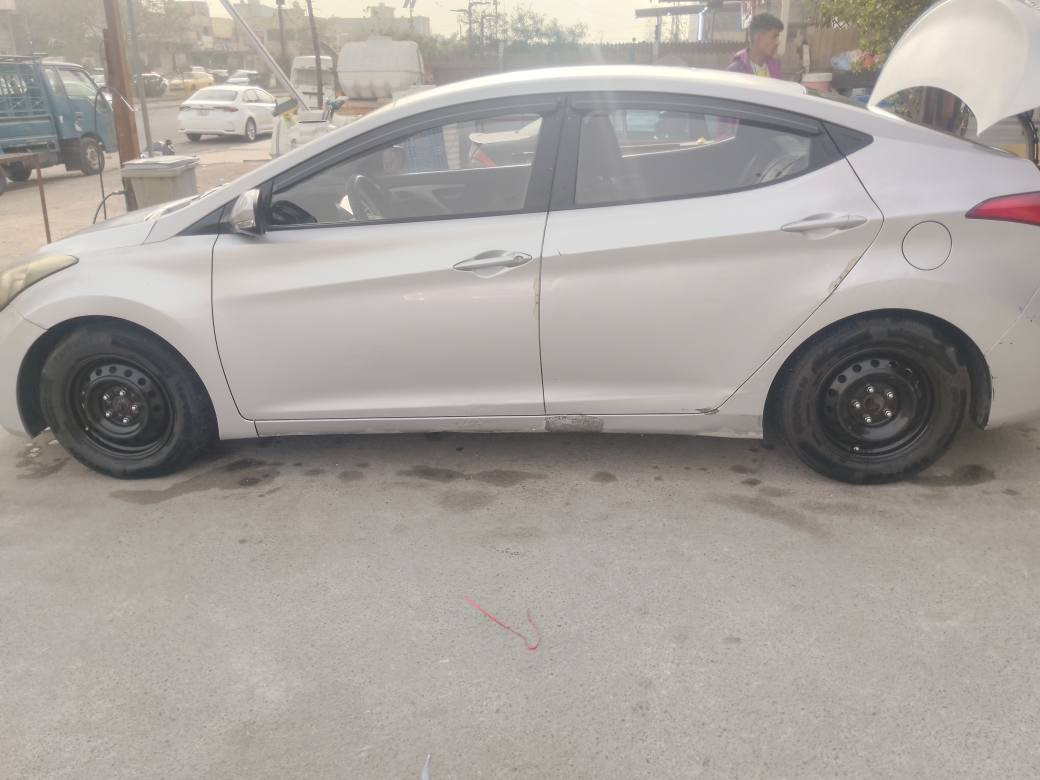 السلام عليكم ورحمة الله وبركاته سيارة النترا افانتي رصاصي كيرمكينة نظيفات تخم تايرمابيهة صبغ شوية جاردة يحتاج صبغ الدوسات مابيهة نقص السيارة ابلادية*********** بغداد, العراق
