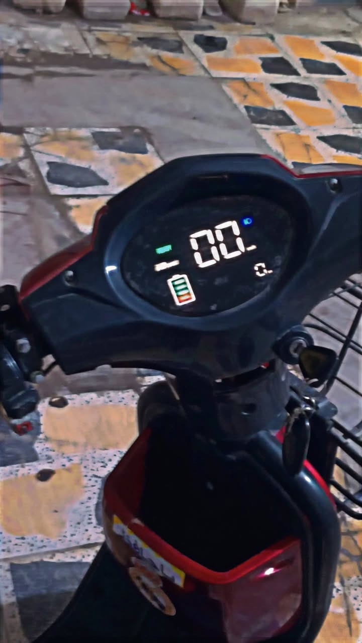 دراجه شحن V9 شركه ريان 2024
دراجه نضيفه وبطاريات جدد توهن مشدودات بس لعداد سرعه طافي وولباقي كله شغال
ملف 1500
بطاريات 6 /32
سرعه 99 حقيقي
سعر 400 وبيها مجال قليل الي مو شراي لا يجي
*********** البصره ابي خصيب
