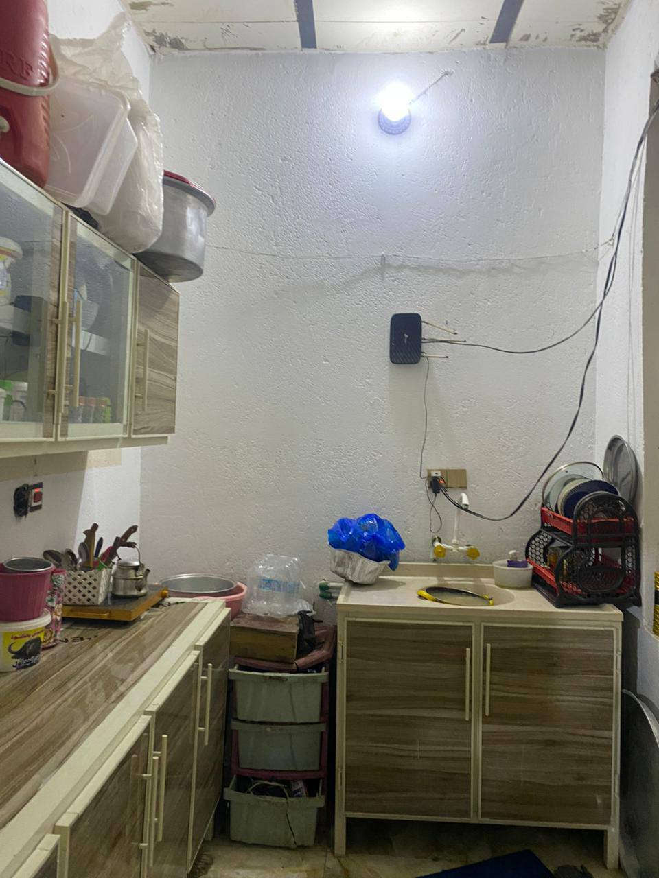 بيت 100 زراعي يحتوي ع غرفه وصاله واستقبال ومطبخ وصحيات عكاده مالته سندويچ العنوان السديناويه منطقه حي الحسين سعره 25 وبي مجال للاستفسار الاتصال ع الرقم ***********
