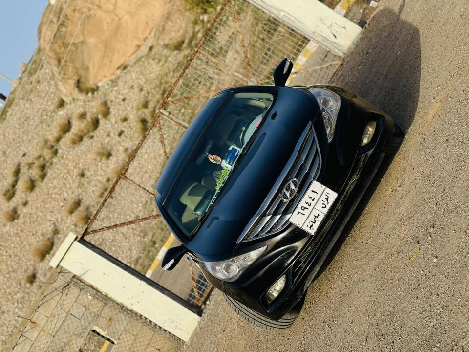 سوناتا خليجي ٢٠١٠
محرك ٢.٤ 
فول مواصفات بانوراما 
كشن هيتر 
تايرات جديد 
صدر جديد 
سعر ٩٤ ورقه مجال بي مجال
 0772 849 93 96
