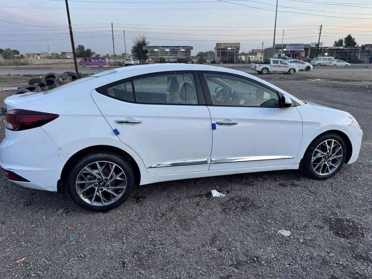 النترا 2020 رقم بغداد خليجي فول محرك 2000 دوش بيها 3 قطع جاملغ خلفي عكس السايق والدوسه مصبوغات وقبق المحرك.. بأسمي السياره سعرها 148 مكاني بغداد 

‭0750 016 8944‬

‭0770 025 5391‬
