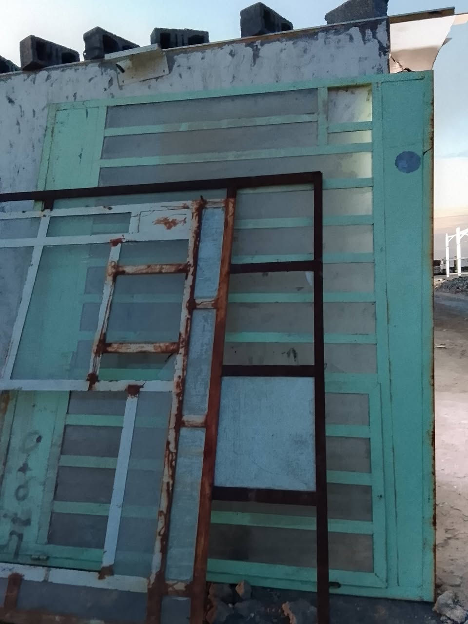 سلام عليكم جام خانات للبيع اسعر 125اوبيهن مجال الستفسار خاص او على الرقم ***********
