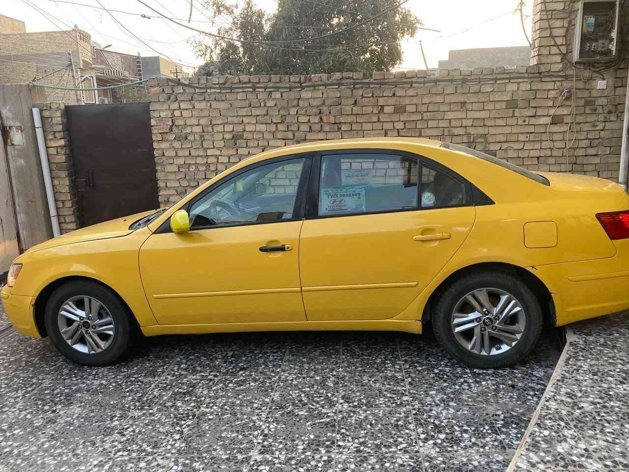 السلام عليكم
سوناتا موديل 9 للبيع رقم بغداد 
مكينة گير مكفول 
بيها هاي الطخة الموضحة 
المكان بغداد المعامل الباوية 
السعر 83 
***********
