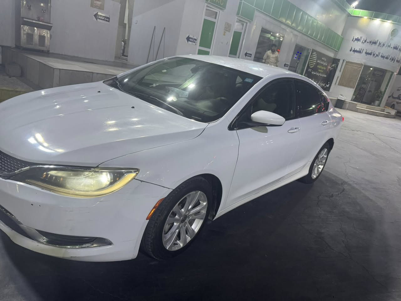 للبيع C200 مديل 2016  حادث خشم البنيد ومصبوغ البنيد وعندك الجاملق خلف السايق مجوه ومصبوغ بدون حادث السياره سعرها 100 وبيها مجال تحويل ثاني يوم بأسمي السياره مكينه مكفوله كير مكفول السياره جاهزه ما ناقصها برغي
***********
