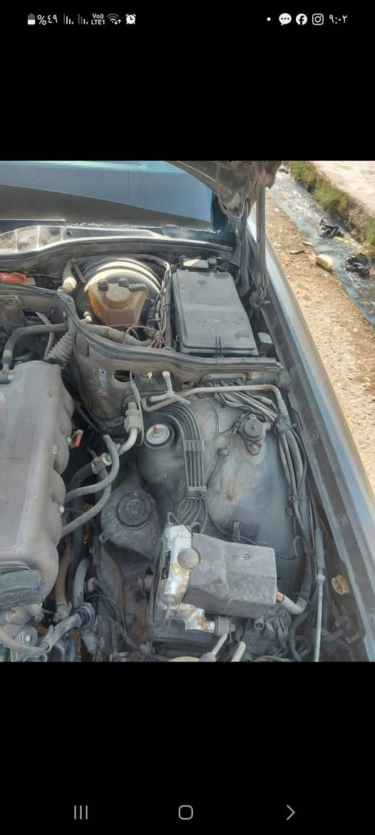 السلام عليكم 
مرسدس رئاسي للبيع
رقم بغداد جديد وبسمي 
موديل 90 نضيفه حيل 
قواعد دبلات كله بلادي مكفول من ضربه
محرك 3000 وكير وحداديه كله مكفول 
سعر63 وبيهه قليل للشراي
مكان ناصريه رفاعي 

***********
