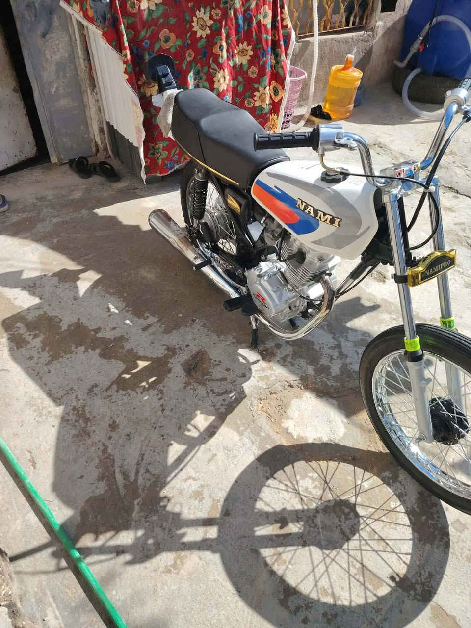 السلام عليكم دراجه تعمير تعمير كله 26 دراجه صار لها اسبوع من معمره بعد هي جديده مكاني كربلاء 600 وبيها مجال الرقم***********
