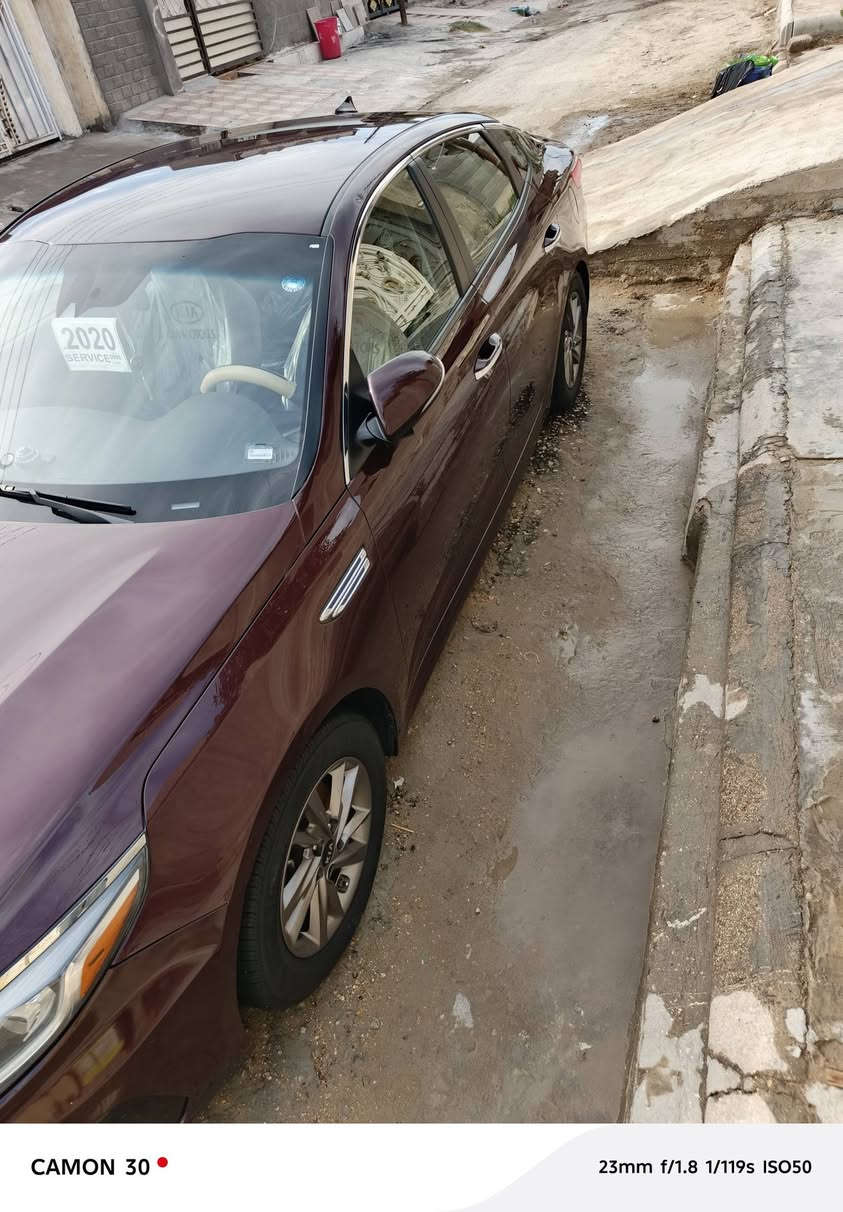 اوبتمه ٢٠٢٠ مكينه ٢٤٠٠ امريكيه حادثه فقط دعاميه اماميه وبالعراق بيه رشتين ومصورهن بايسكل دحجه وصبغته عله كده شبر يعني مو قطعه عله كد الدحجه وباقي كفاله  ايرباك وشواصي كله سليمه سياره جديده  كله ليبل واحد اي قطعه ما امبدله بيه تحكم استيرن جهتين رادار بيه تثبيت سرعه كامره دواره بيه منضومه زنون شادله هيه وكتفاته وعليه تخم تاير وحداديه جديده مقفله من كل النواحي ما بيه نقص برغي لون السياره (عنابي - كرزي) الهزه مالته بعده ما صاقطه لان قبل فتره مداوره عندي وكاله بيه يحقلي اداورك بأي وقت رقم اربيل السعر المطلوب ١٥٥ وبيه مجال قليل رقمي *********** سياره مال جناي
