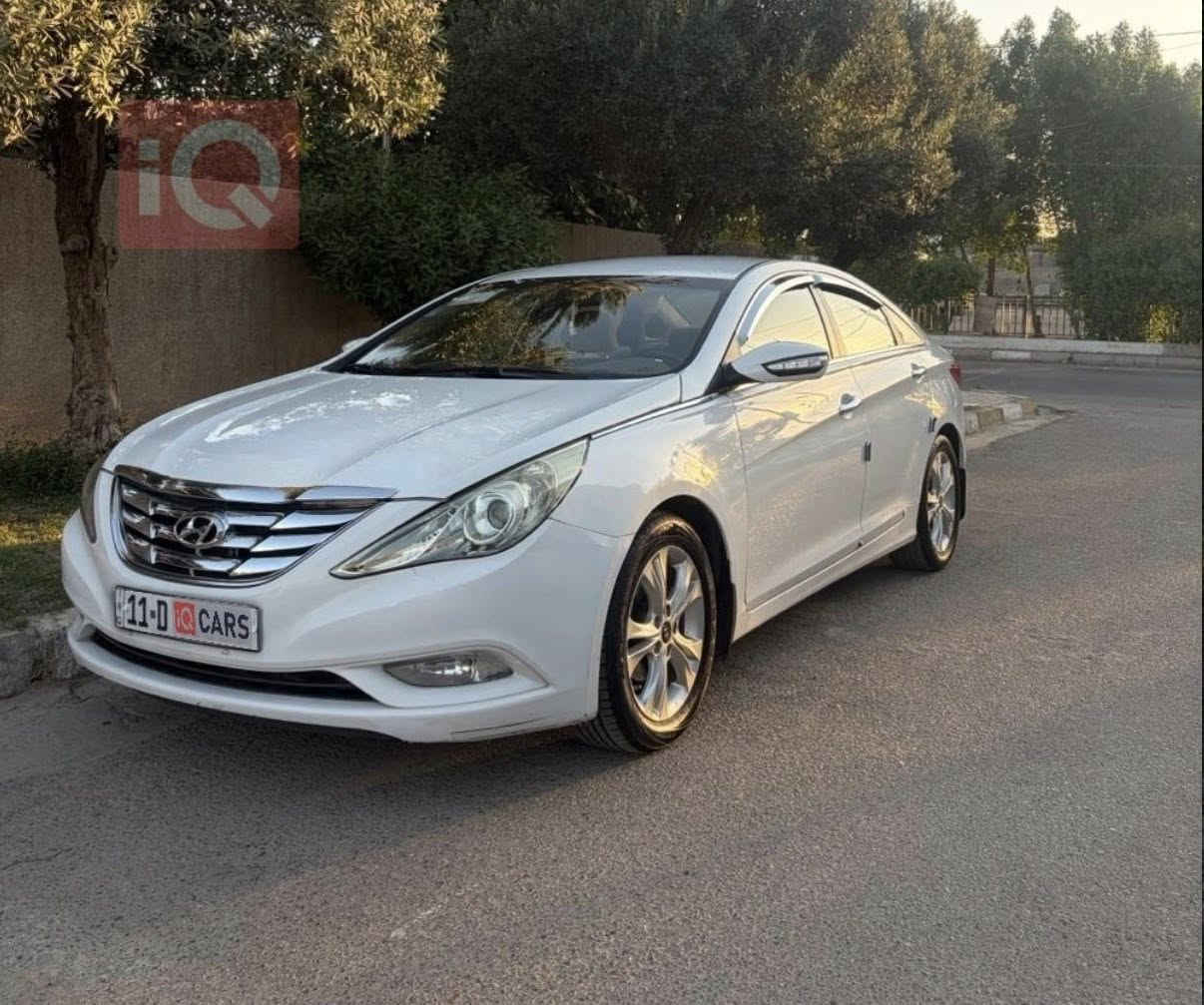 سوناتا مضلع خليجي ٢٠١٢
سوناتا مضلع موديل ٢٠١٢ خليجي 
السيارة مواصفات الشركة العامة الستاندر 
محركها ٢٤٠٠ دوش 
السيارة ماشية ٨٨ الف كيلو 
حادثها امامي, البنيد مبدل ومصبوغ, وبيها بارد بالجاملغ الامامي جهة السائق واكو رصعات خفيفة.الشاصي سليم  
السيارة حلوة ونظيفة وناعمة ومماشية هواي وبعد احلى بالواقع وكلش مهتمين بيها   
السعر:125 ورقة وبيها مجال تجي تشوفها تاخذ بيها تراي، تفحصها
رقمها بغداد خصوصي وسنويتها تسقط ب٢٠٢٩ وتحويل ثاني يوم وكل الهلا بيكم
العنوان بغداد/الإسكان
الرقم: ***********
