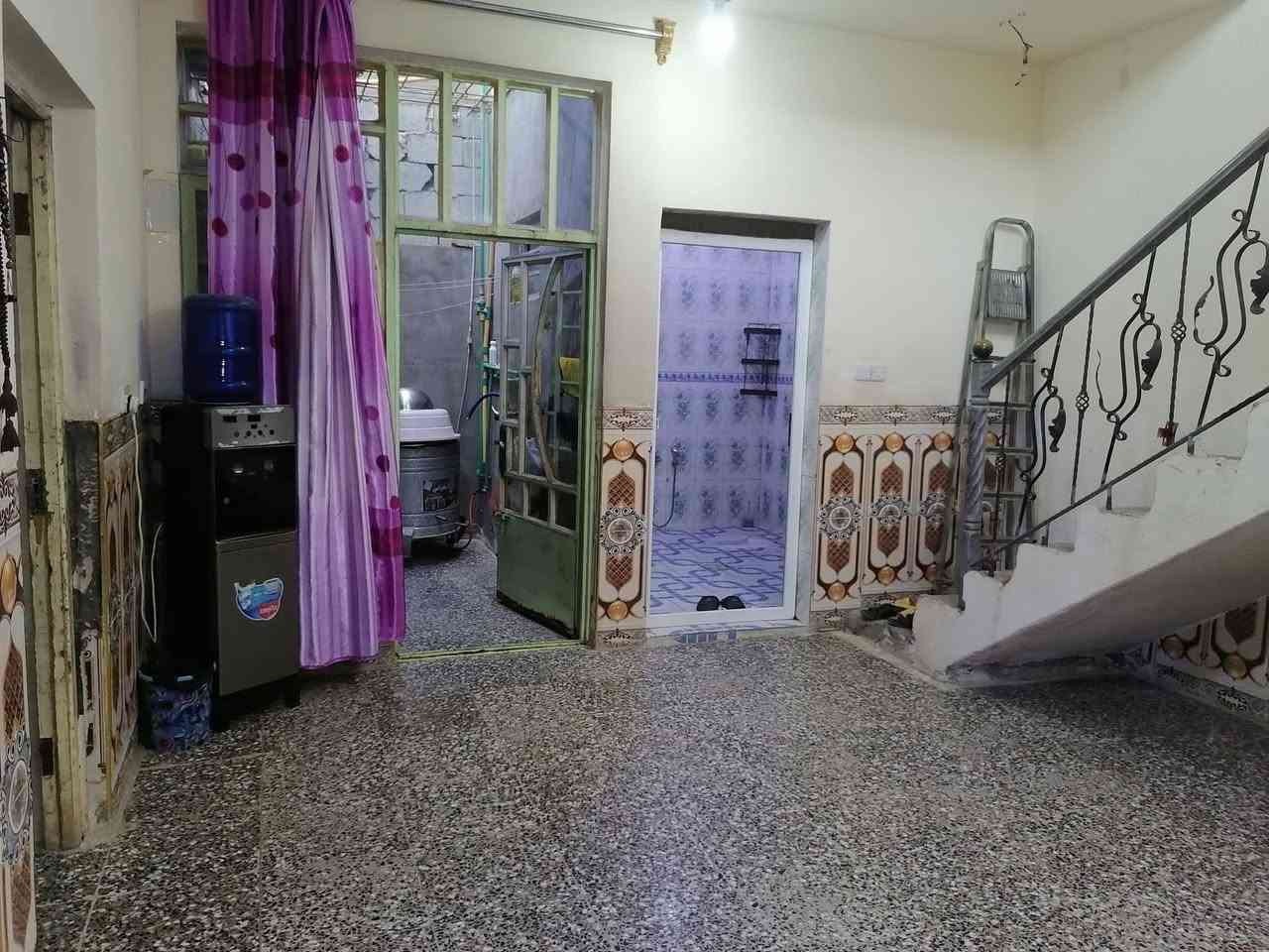 السلام عليكم بيت للبيع زراعي حي الامير خلف شارع السواعد المساحه ١٥٠ مترالواجه ٩ ونص النزال ١٦ ونص غير موجود عالنت الاتصال عالرقم ***********
