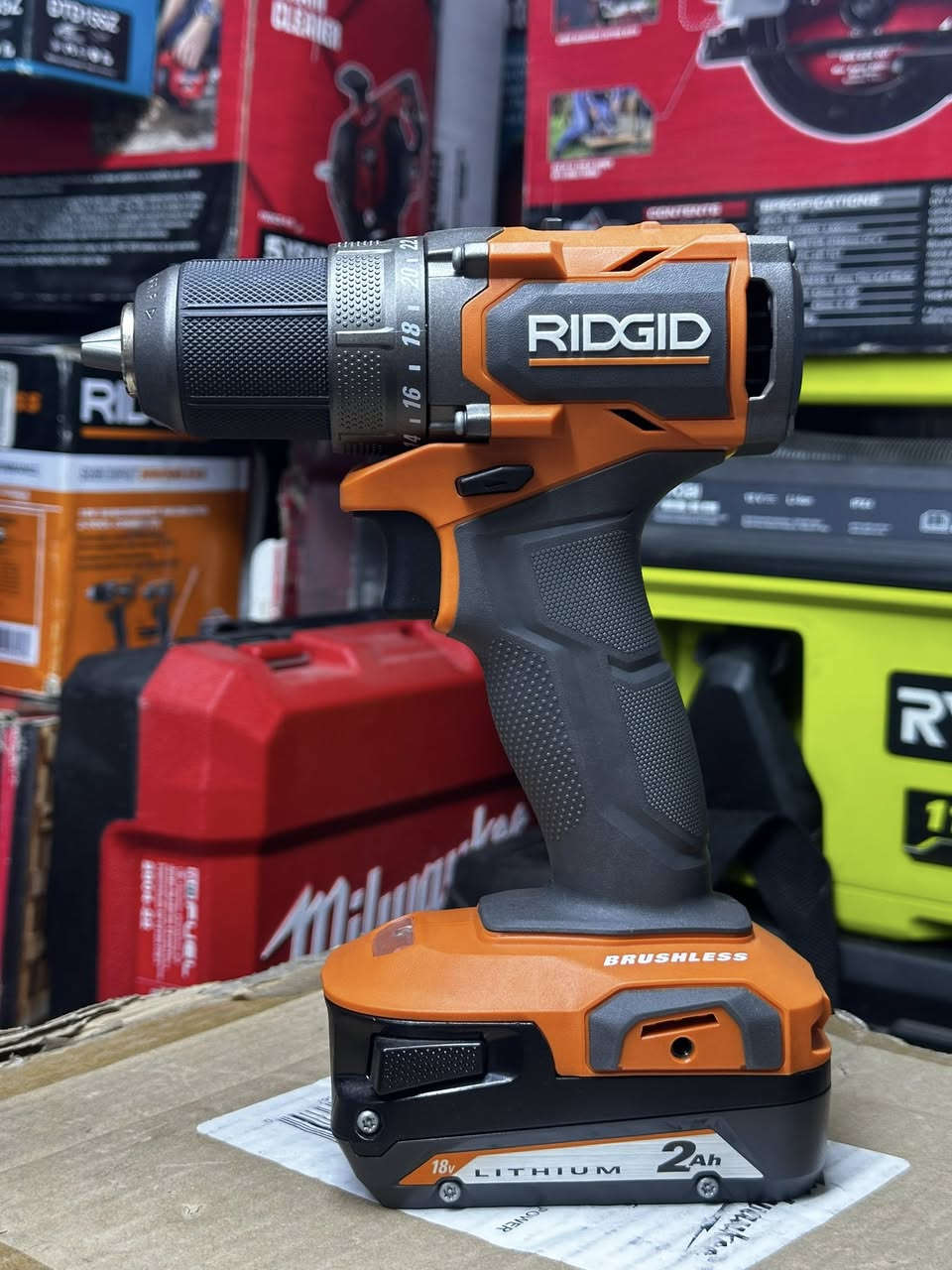 سلام و علهکم متوفر سیتکامل 🧡رجد🧡جهاز ثنینهن سعرهن کامل 345 الف برشلس امباکت بیە اربعە مود 
السیت یجیویاهن 2 بطاریە ثنین امبیر وشاحنە محور لل220 فولد لان السیت اتراد امریکی
توصیل موجود ***********
