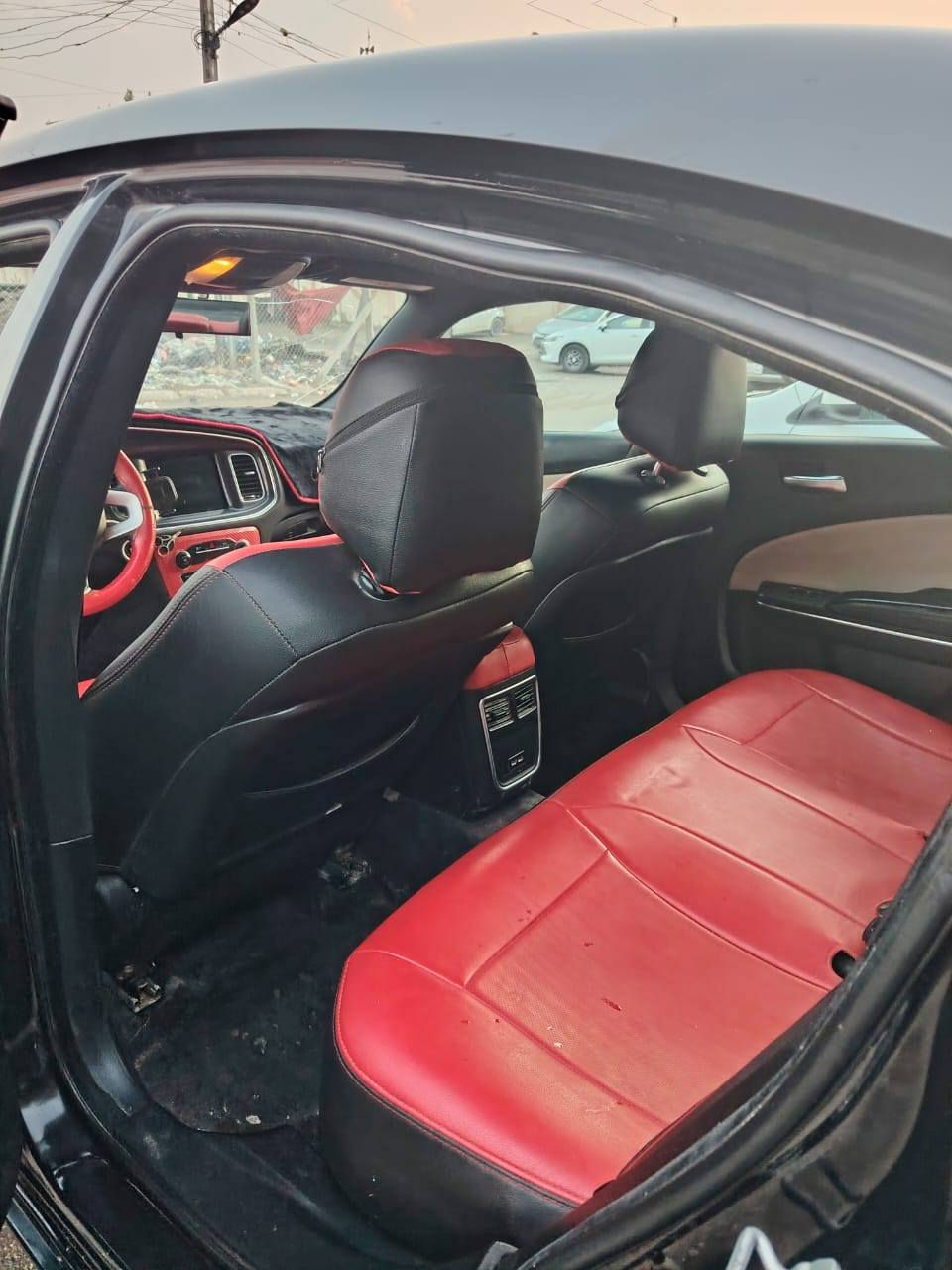 جارجر ذي قار بسمي بيهة وجاملغ مبدل و٣ قطع صبغ السعر ١٤٠ السيارة لا شاصي ولا لغود لا تكم داخل سليمه
سيارة حلوة مرتبه متعوب عليها مكينه ٣٦٠٠
الي يحب يتواصل على الرقم *********** مكانها بغداد عليها ادامه كامله
