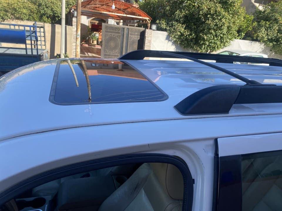 • مكان السيارة: كركوك

 للتواصل ***********

* المحرك: 6 سلندر - 4000cc

أضرار السيارة: سالمة من اي حادث 
- 

• كفالة المحرك والكير والصدر

ر تفاصيل إضافية:

• رقم السيارة: اربيل 

• باسم المالك تحويل مباشر

• السنوية نافذة لغاية 2026

• لون السيارة: أبيض

• إطارات جديدة

للتواصل:***********

السعر: 130 ورقة - قابل للتفاوض
