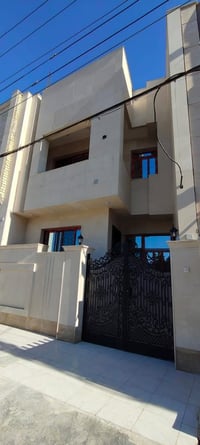 للبيع 75 متر السيديه الضباط مربع القاده ثلاث غرف وصاله مطبخ صحيات  جبه...