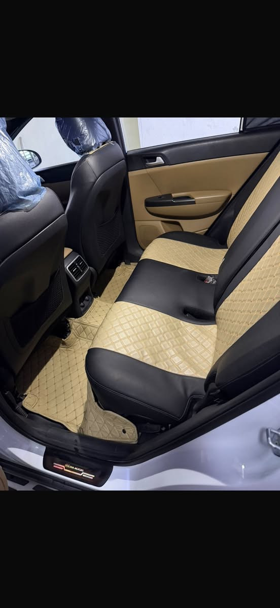 السياره وارد خليجي مكفوله 

ماشيه ٩٩ الف  والسياره  خير من الله 

فولل مواصفات عدا البانوراما  / 1سايد بريك كهربائيّ 2 كشنات كهرباء 3 مري قلاب 4 بصمه ابواب حساسات امام خلفي كامرة 

🔳

السعر200 وبيه مجال 

الرقم للستفسار /***********
