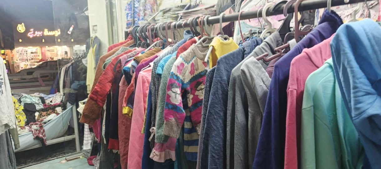 سلام عليكم.....
بالة اوربيا.... 

كلشي بيها بناطير جديد او بجايب جديد او الباقي كله باله قماصل باله او هودي او سويترات بالة.......

شلعة وحده...... 

السعر 750 دابيع كلش رخيص لان..... 

مستعجل..... 

الرقم الاتصال.... ***********........
؟
